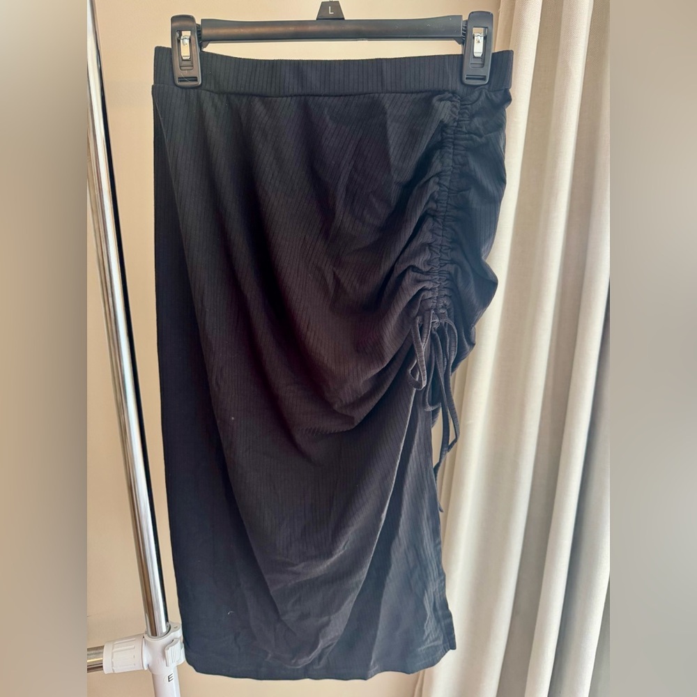 Elegant Black Ruched Skirt